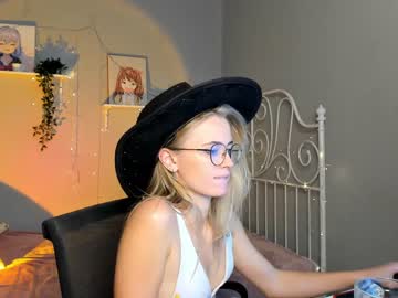 girl cam all day linellali image #2498702