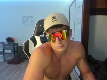 couple cam all day cowsgomoo101 image #2215949