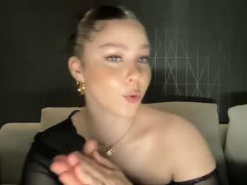 girl cam all day novavangogh image #4716555
