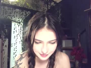 girl cam all day bmwm5f90 image #8792905