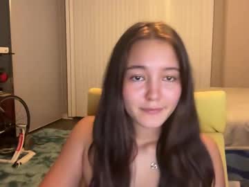 girl cam all day emma_peaches18 image #7465198