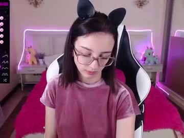 girl cam all day queen_kitty1818 image #3316841