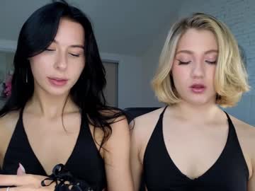 girl cam all day yononeey image #7570136