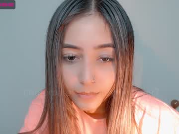 girl cam all day gummy_bear7 image #1337230