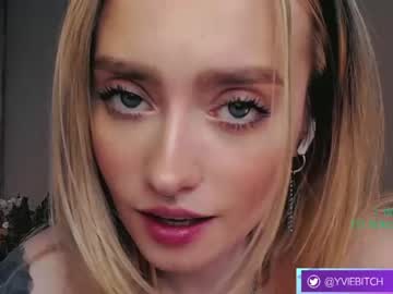 girl cam all day _yvie_ image #3946378