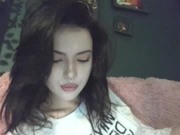 girl cam all day bmwm5f90 image #8739170