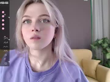 girl cam all day small_blondee image #1593045