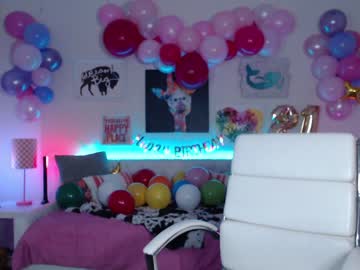 girl cam all day holihurricane image #3593298