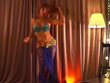 girl cam all day monkeylina image #3545810