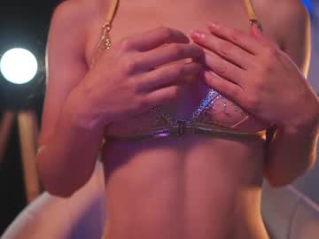 girl cam all day lucie_beltran image #6078568