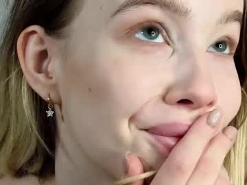 girl cam all day mother__of__dragons image #9355219