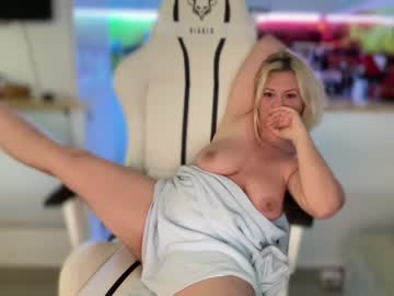 girl cam all day kiradivine image #5348722