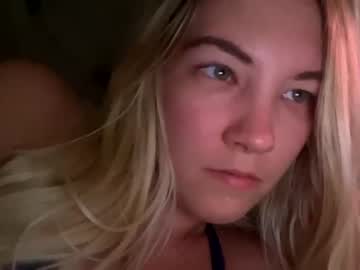 girl cam all day mariah95 image #2575763