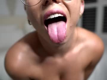 girl cam all day fitbarbieandjiz image #8659240
