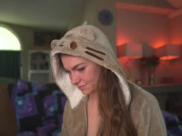 girl cam all day chroniclove image #7609015
