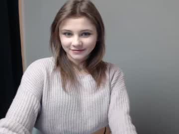 girl cam all day relax_nina image #474363