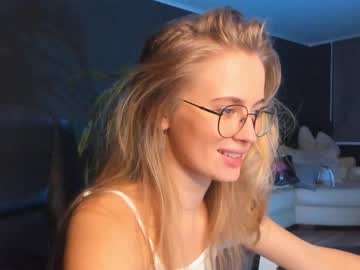 girl cam all day linellali image #2987477