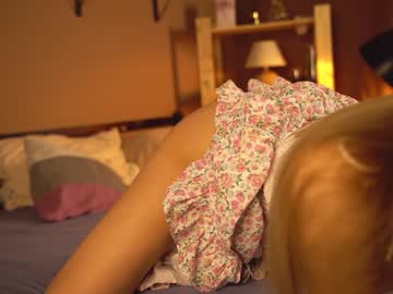 girl cam all day cuteelsa_ image #6110066