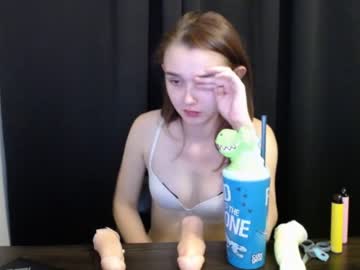 girl cam all day nomieturtles69 image #2710051