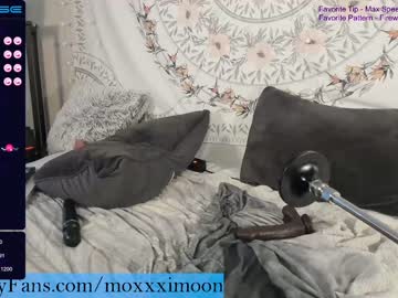 girl cam all day moxxximoon image #4985898