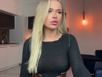 girl cam all day julia_rle image #7969753