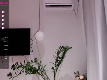 girl cam all day small_blondee image #2485250