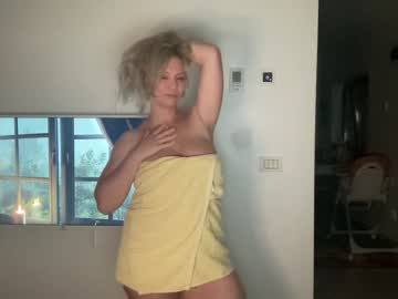 girl cam all day kiradivine image #2594611