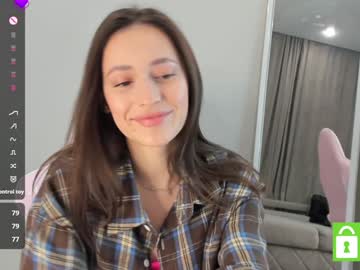 girl cam all day aislyfrary image #8095503