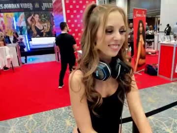 girl cam all day yourgirlmillie image #3462433