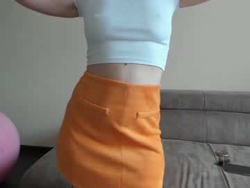 girl cam all day emilymilf__ image #2664877