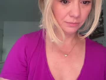 girl cam all day kiradivine image #8109568