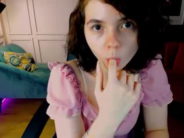girl cam all day doris_green image #1439062
