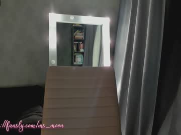 girl cam all day tia__moon image #6447354