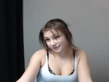 girl cam all day relax_nina image #661013