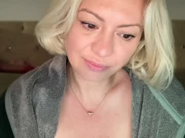 girl cam all day kiradivine image #9416964