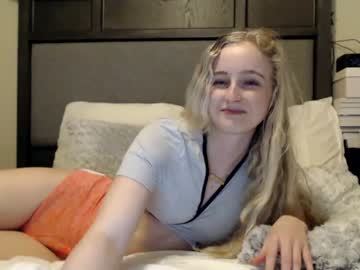 girl cam all day peachezzs image #823637