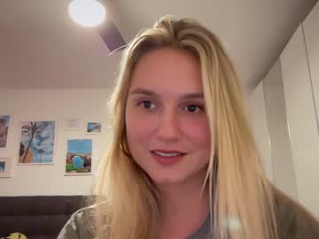 girl cam all day sarahsapling image #5444287