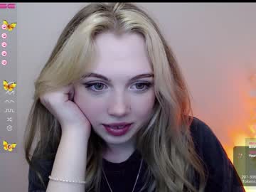 girl cam all day small_blondee image #4168528