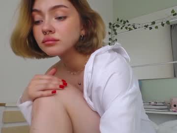 girl cam all day adelewilson__ image #4695612