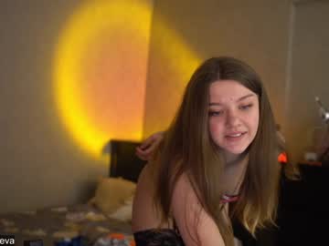 girl cam all day coyness_geneva image #1674211