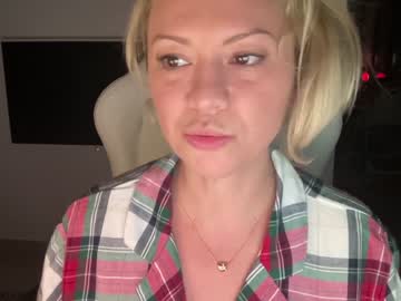 girl cam all day kiradivine image #2736881