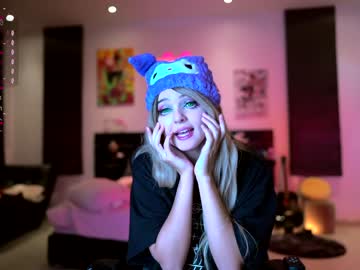 girl cam all day madnessalise image #6200455