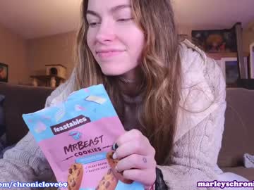 girl cam all day chroniclove image #5913070