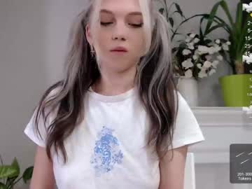 girl cam all day small_blondee image #2298664