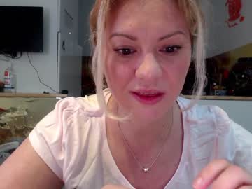 girl cam all day kiradivine image #2012895