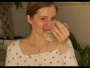 girl cam all day mona_elisa image #8180866