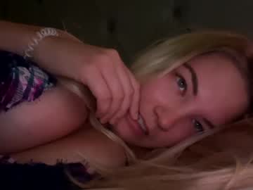 girl cam all day mariah95 image #2575336