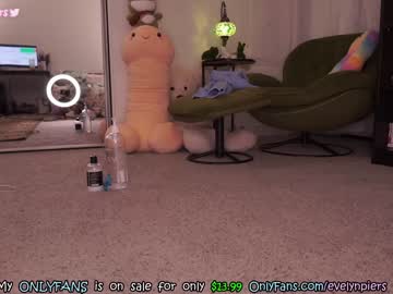 girl cam all day evelynpiers image #3900108