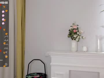 girl cam all day small_blondee image #2872234