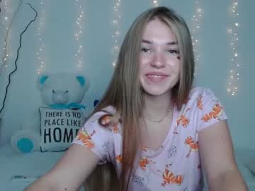 girl cam all day little__cherrry image #2516606
